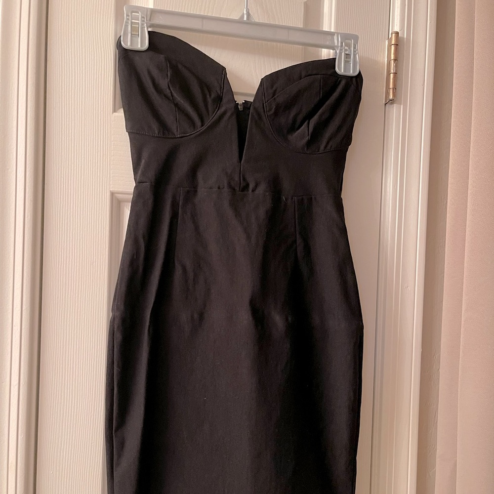 Lulu’s black deep V neck dress size small